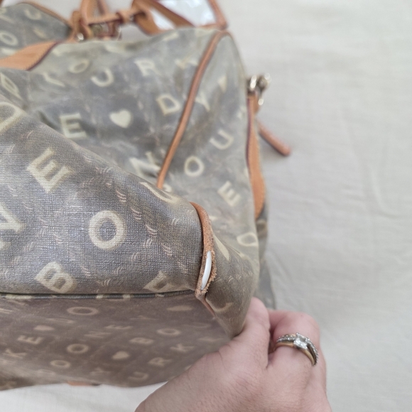 Vintage Dooney & Bourke Brown Spellout Heart Duffle Bag Carry-on Leather Brown - Picture 11 of 16